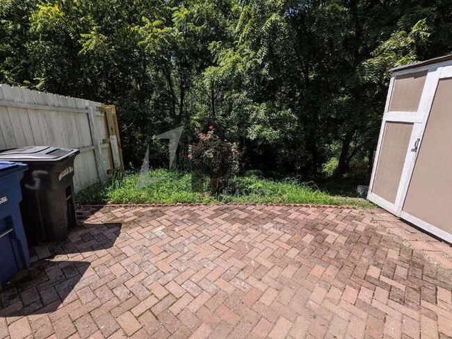 Building Photo - 7490 Stonetrail Way