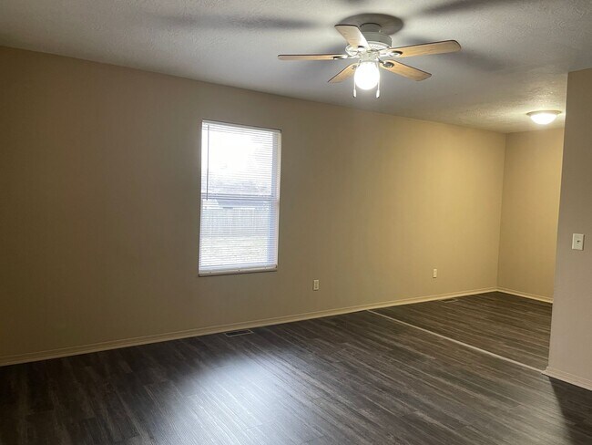 Foto del edificio - 1716 N Ozark Ave