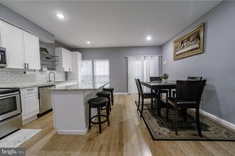 Building Photo - 3983 Cressida Pl