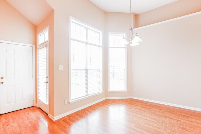 Building Photo - 1112 Averett Ln