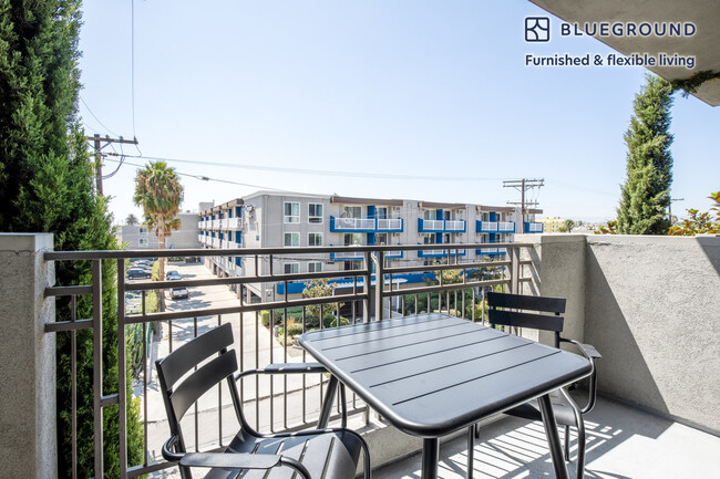 Foto del edificio - 10001 Venice Blvd
