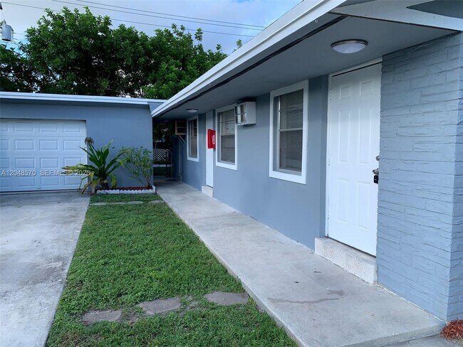 Foto del edificio - 6317 SW 18th St