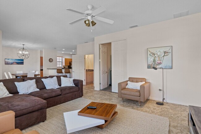 Building Photo - 4765 S Amstel Dr