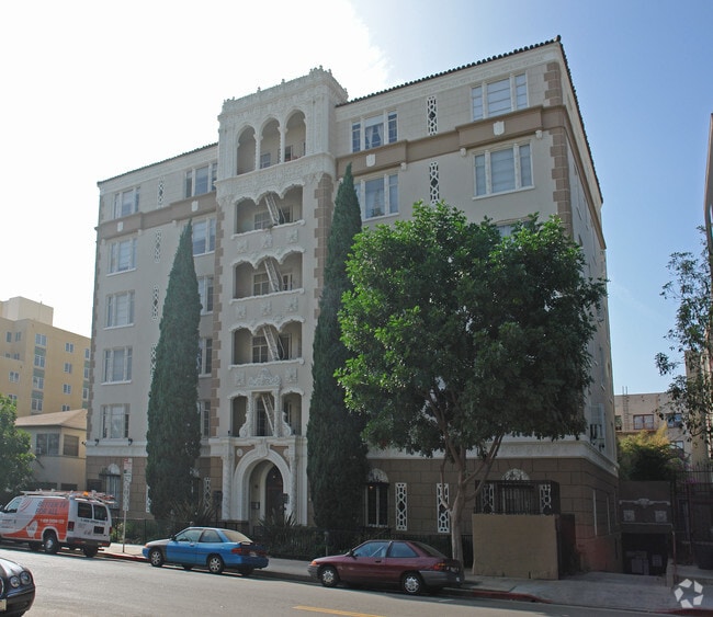 Building Photo - La Leyenda Apartments