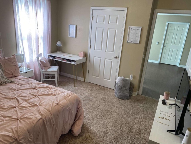 Building Photo - 3278 N Henderson St