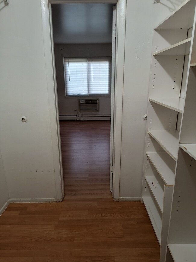 Foto del edificio - 670 Hill Dr