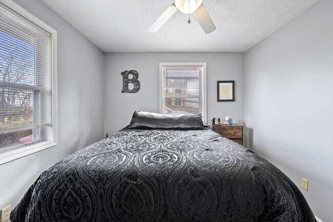 Foto del edificio - 1232 Paradise Hill Rd