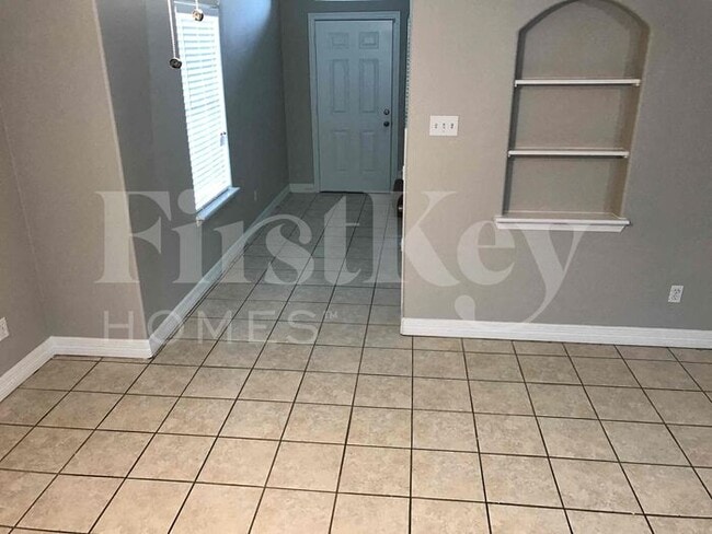 Building Photo - 214 N Native Ln