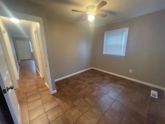 Foto del edificio - 17405 Tarkington Ave