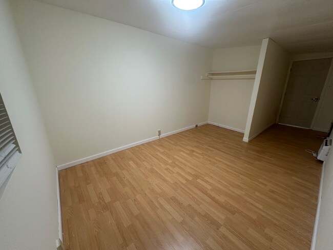 Foto del edificio - 1xxx Jarvis Ave