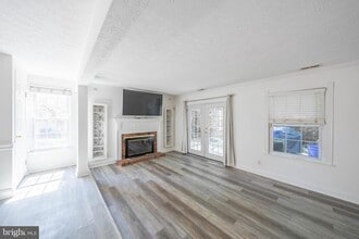 Building Photo - 10 Forestview Ct