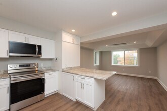 Interior Photo - 925 at North