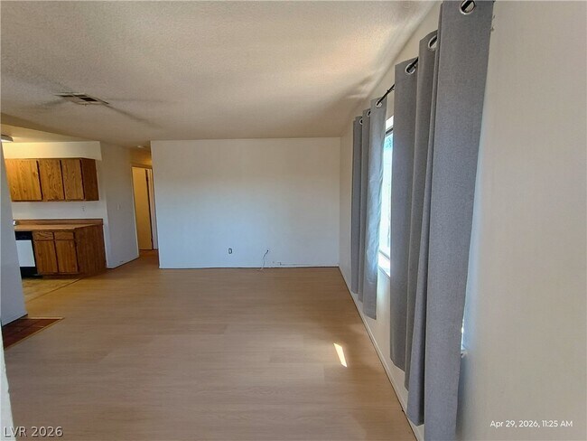Foto del edificio - 6228 Ilanos Ln