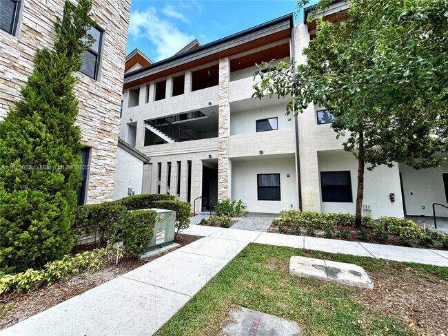 Building Photo - 8175 NW 104th Ave
