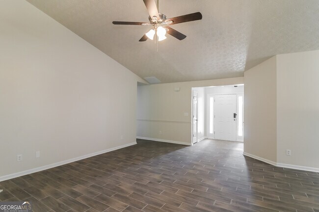 Foto del edificio - 50 Cold Springs Ct