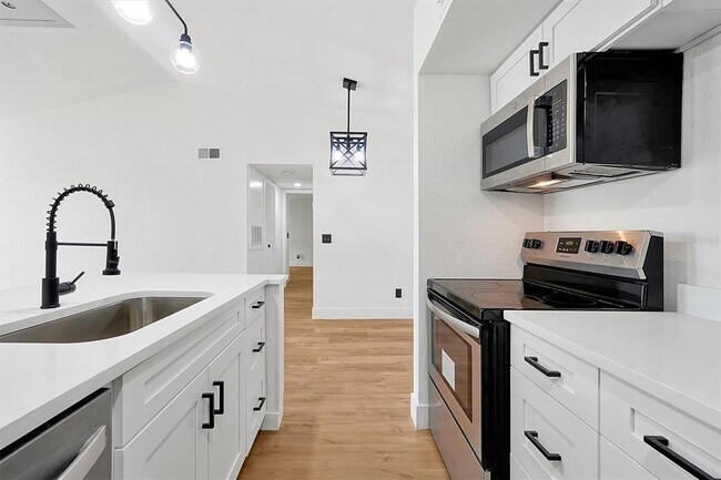 Foto del edificio - 5168 Conroy Rd