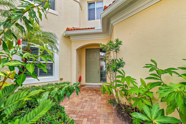 Building Photo - 125 Palm Bay Terrace