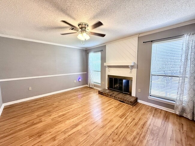 Building Photo - 955 Ridgepoint Ct