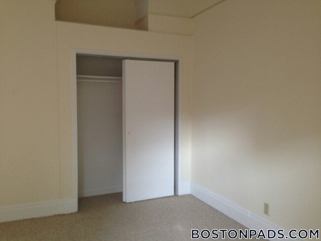 Building Photo - 62 Boylston St