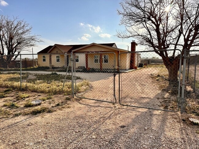 Building Photo - 2621 N Vega Ave