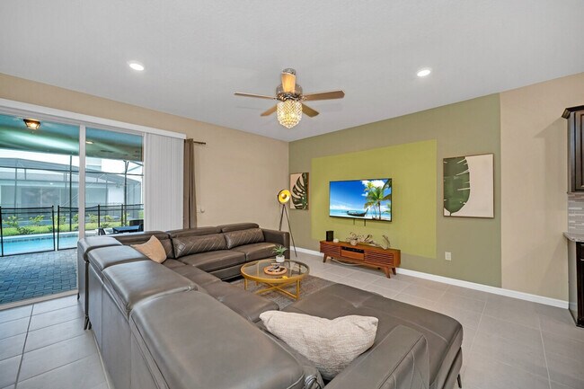 Building Photo - 2037 Lelani Cir