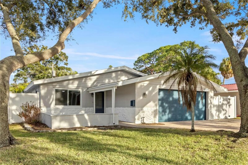 Foto principal - 5327 Denver St NE