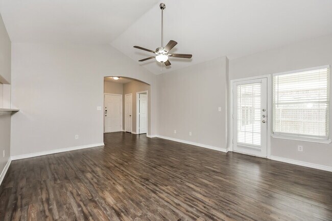 Building Photo - 1812 Alanbrooke Dr