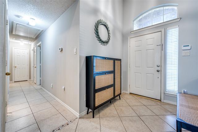 Foto del edificio - 9608 Cliffside Dr