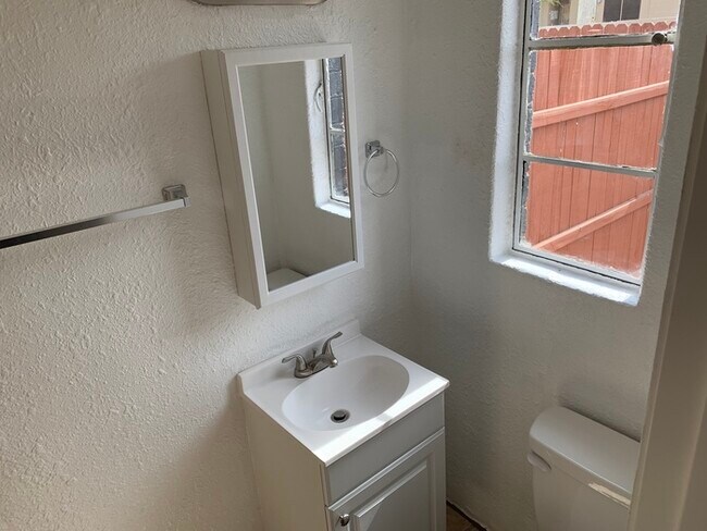 Building Photo - 302 W. Flores Street #14
