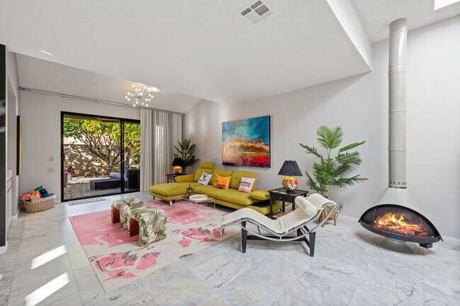 Building Photo - Mountain View Retreat in Palm Springs