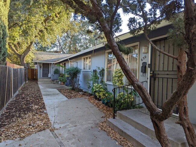 Foto del edificio - 630 W Harding Way