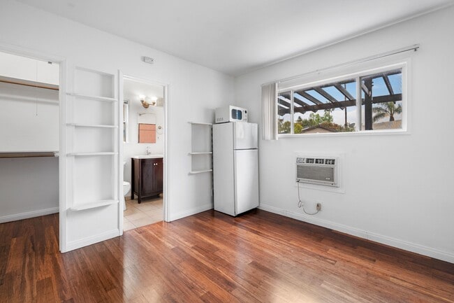 Building Photo - 1724 Abbot Kinney Blvd