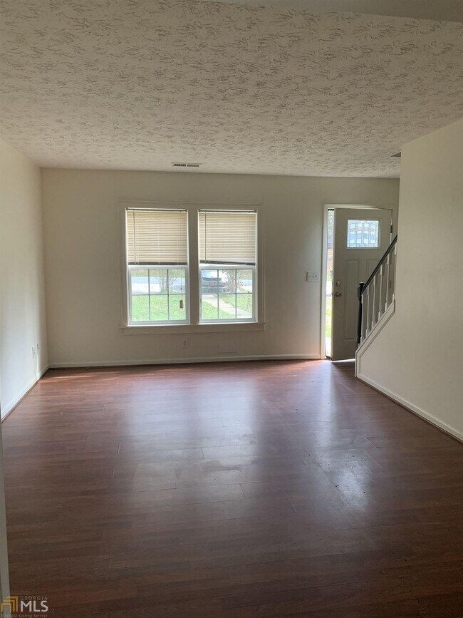 Building Photo - 895 Pastel Dr SW