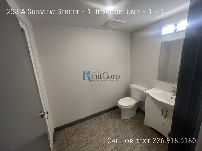 Building Photo - 258 Sunview St