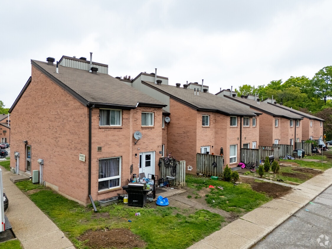 Photo principale - 160 Century Hill Dr