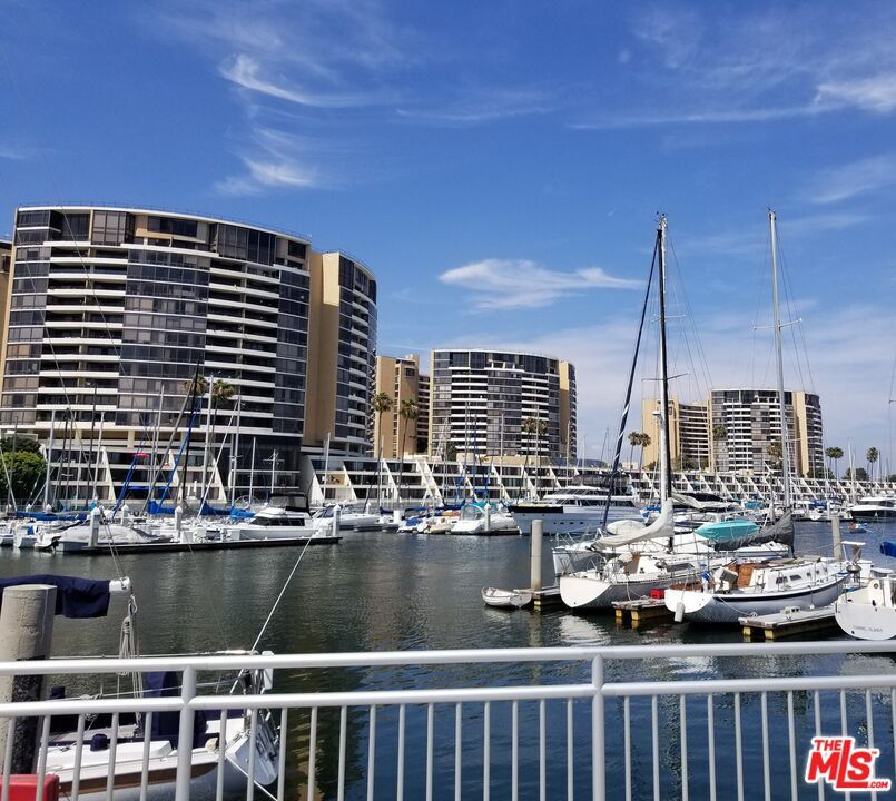 Foto principal - 4267 Marina City Dr