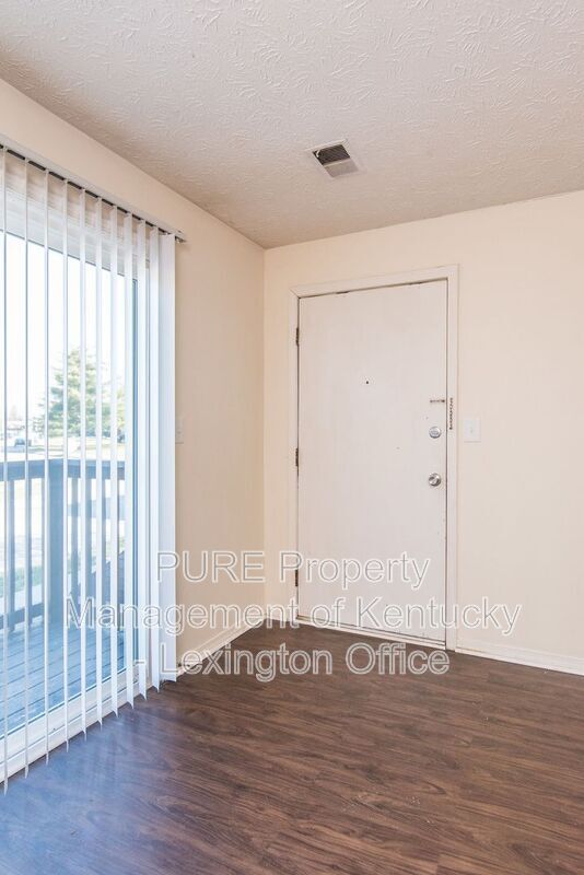 Foto del edificio - 352 Redding Rd