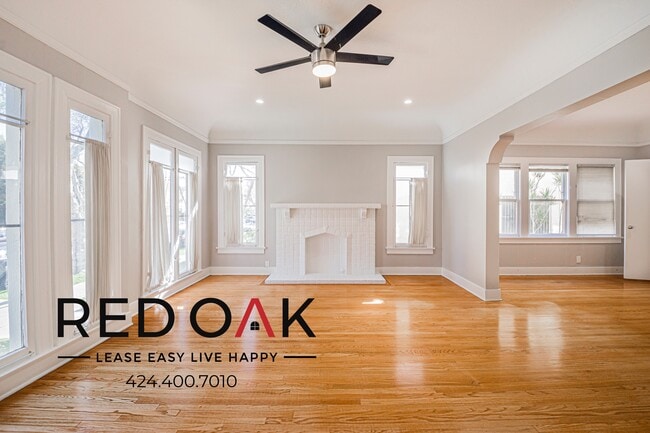 Foto del edificio - 149 S Sycamore Ave