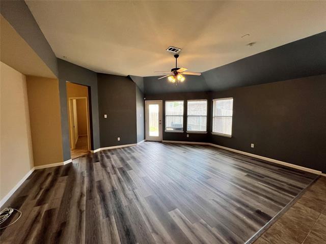 Foto del edificio - 506 Hackberry Dr