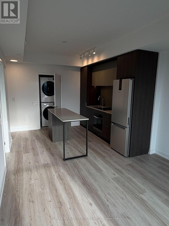 Building Photo - 395 Square One Dr