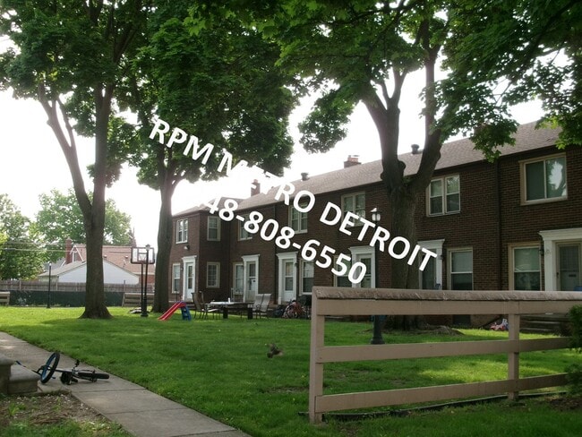 Building Photo - Ready to be Moved in Brick Condo in Dearborn.