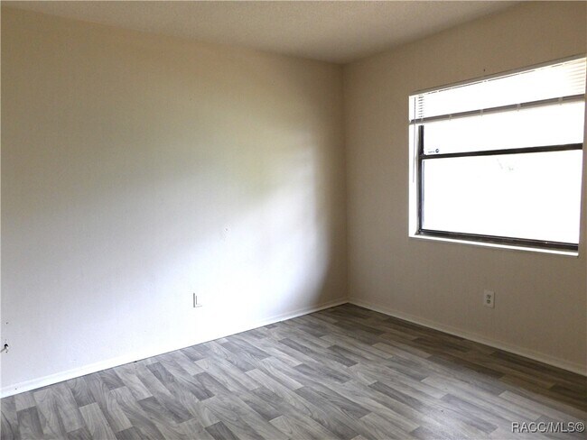 Foto del edificio - 1002 Leroy Bellamy Rd