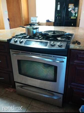 Building Photo - 5761 Sycamore Ave