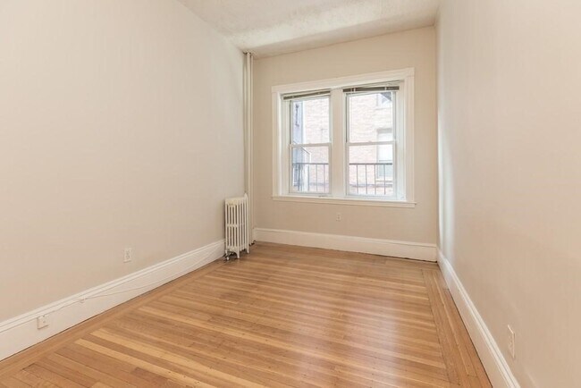 Building Photo - 479 Beacon St