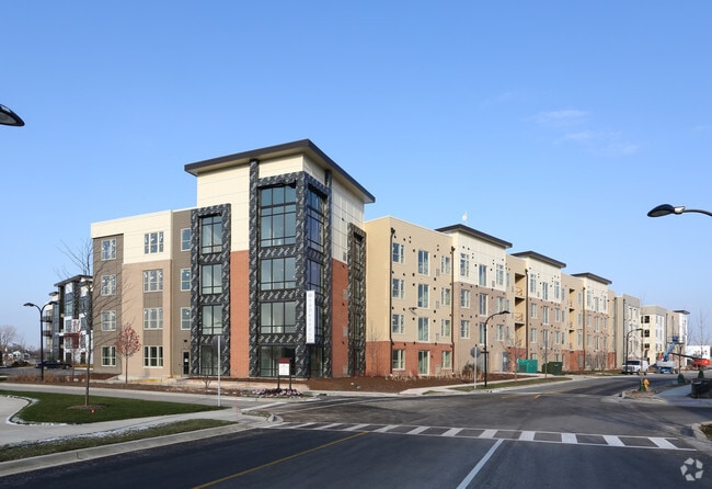 Building Photo - Arrive Glenview