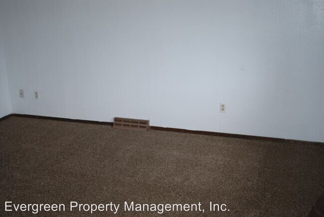Building Photo - 3003-3003 Sumac St