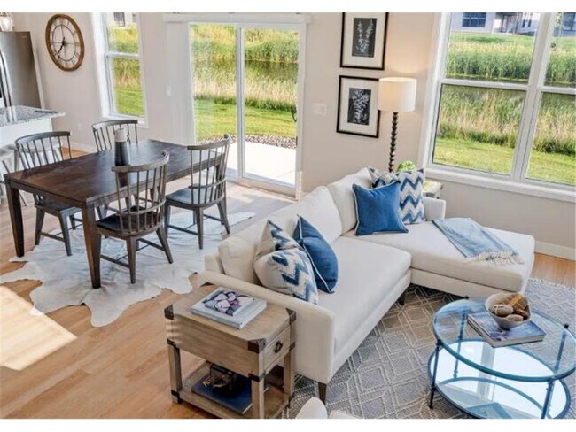 Foto del edificio - 4161 Heritage Pl NW