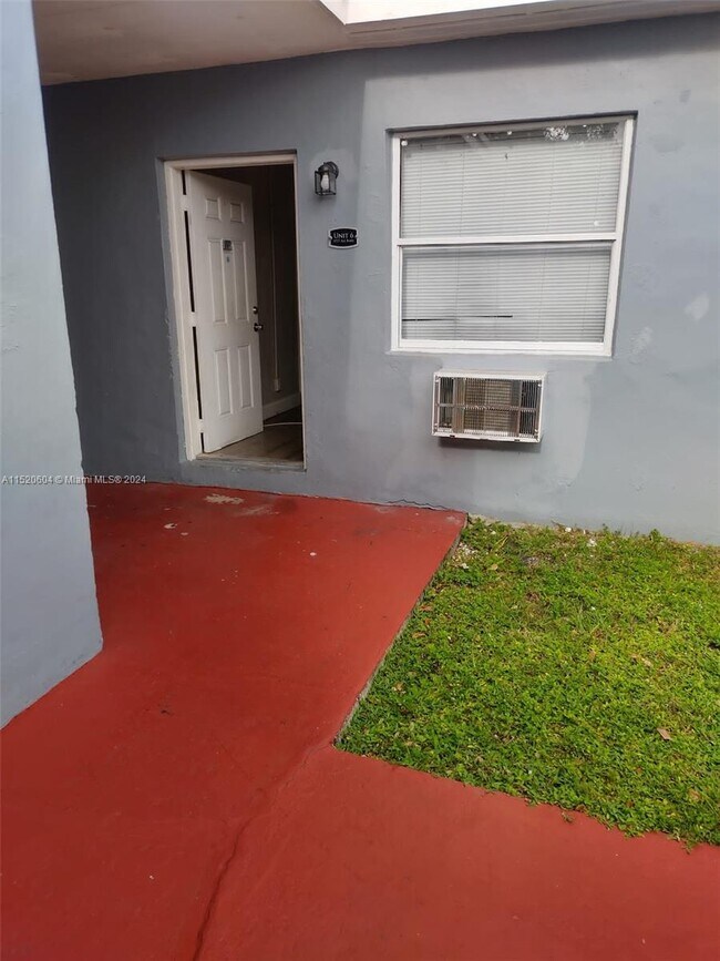 Foto del edificio - 1777 Ali Baba Ave