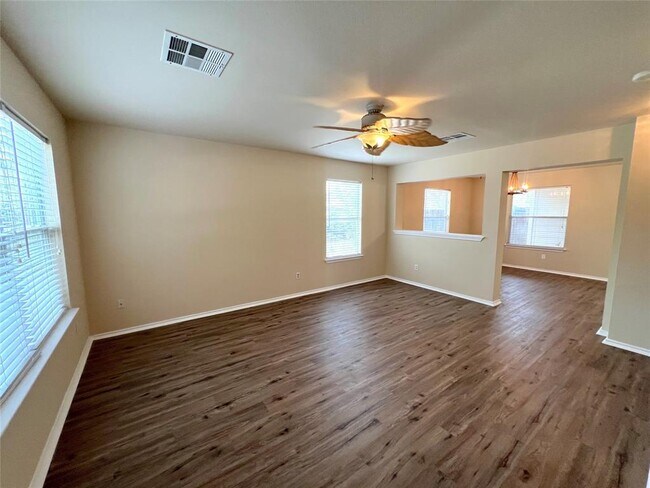 Foto del edificio - 2829 Deerfern Ln