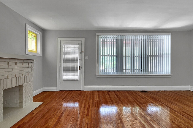 Building Photo - 7009 Amherst Ave